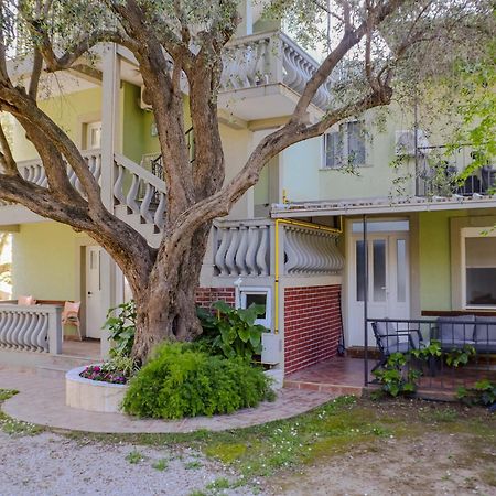 Apartments Oliva Utjeha Εξωτερικό φωτογραφία