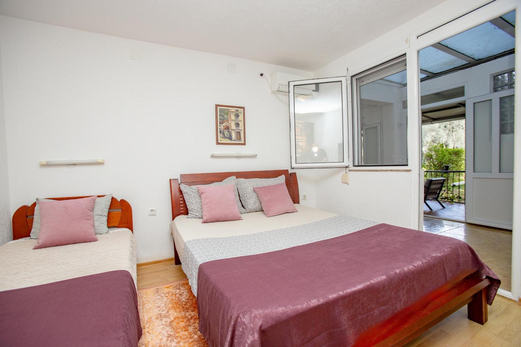 Apartments Oliva Utjeha Εξωτερικό φωτογραφία