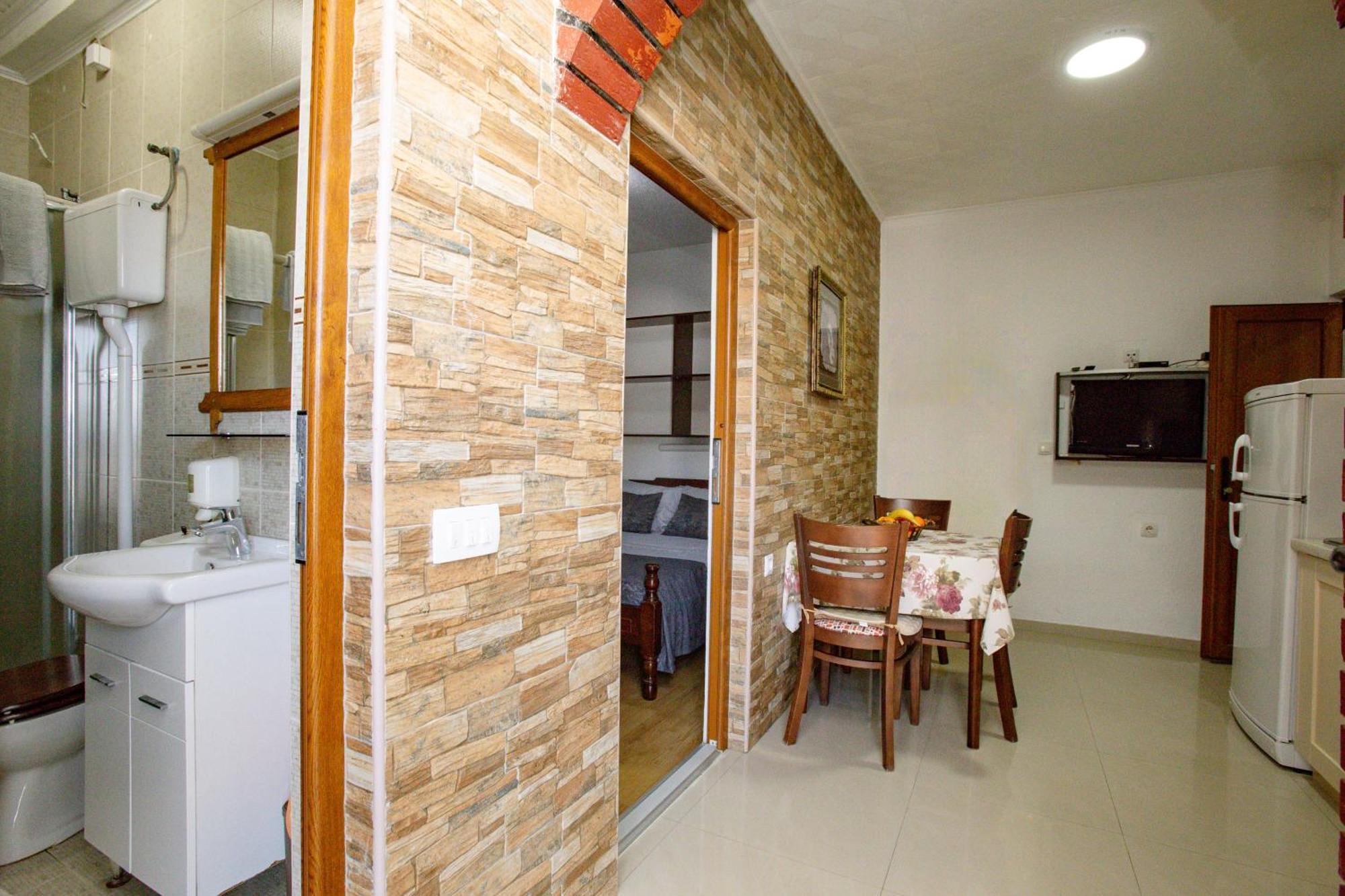 Apartments Oliva Utjeha Εξωτερικό φωτογραφία