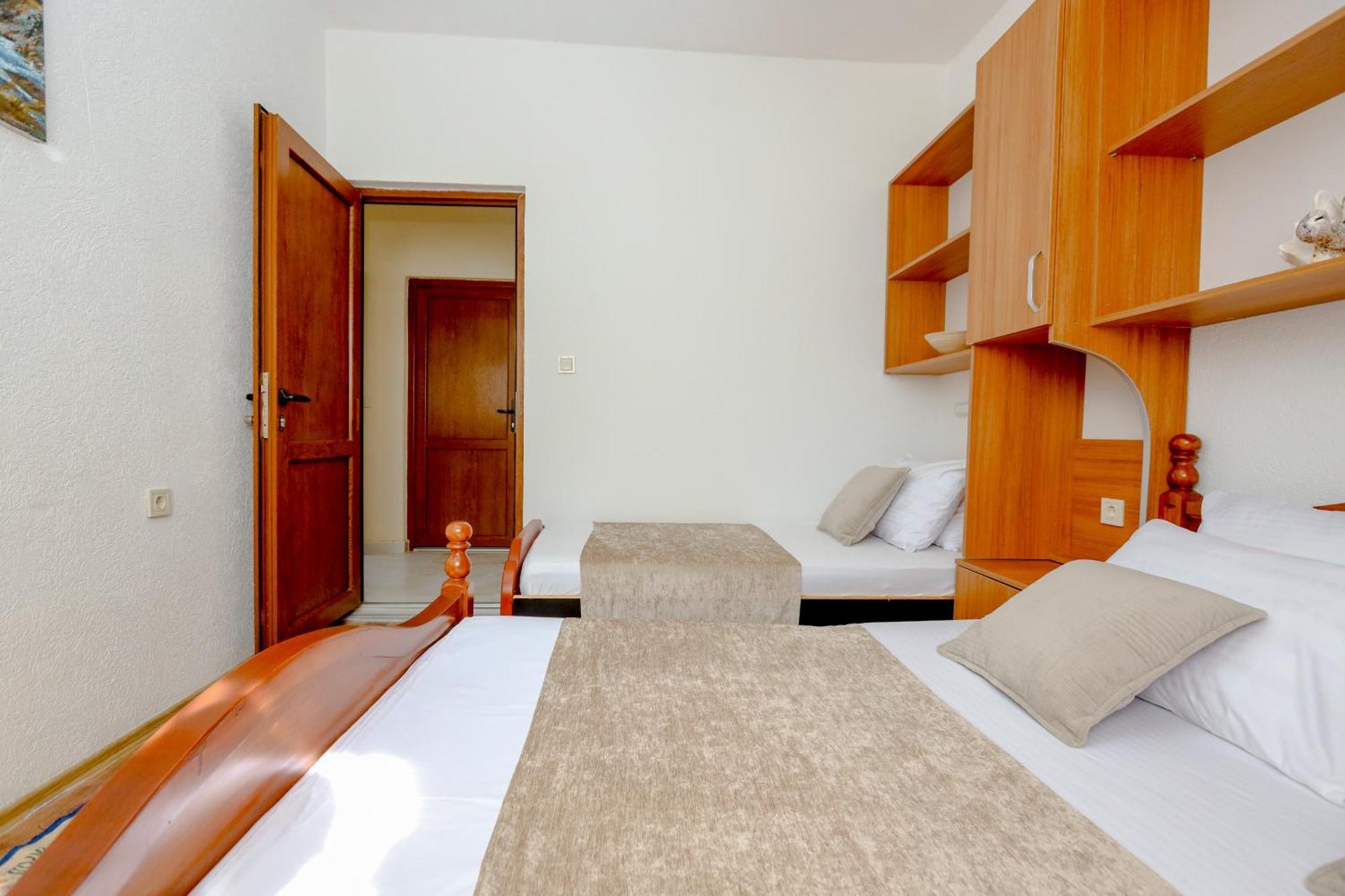 Apartments Oliva Utjeha Εξωτερικό φωτογραφία