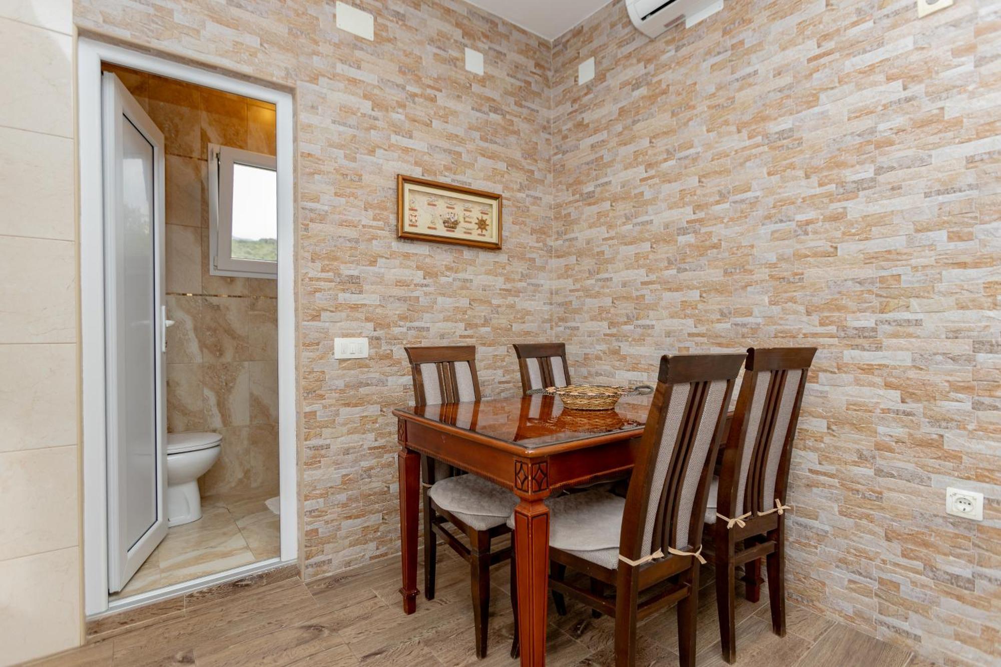 Apartments Oliva Utjeha Εξωτερικό φωτογραφία